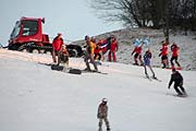 Skifahren am Münchner Stadtrand: Skiarena Fröttmaninger Berg, Münchens erstes Skigebiet, öffnete am Wochenende (Foto: MartiN Schmitz)
